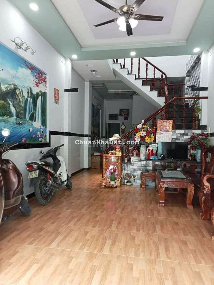 Cho thuê nhà lầu dt 60m gần bến xe Tân Đông Hiệp