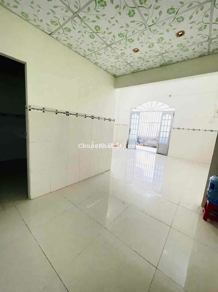 Cho thuê nhà Cấp 4 Gác Lững Gần Trung Tâm Y Tế Tp Dĩ An . Cho thuê nhà Cấp 4 Gác Lững Gần Trung Tâm Y Tế Tp Dĩ An .