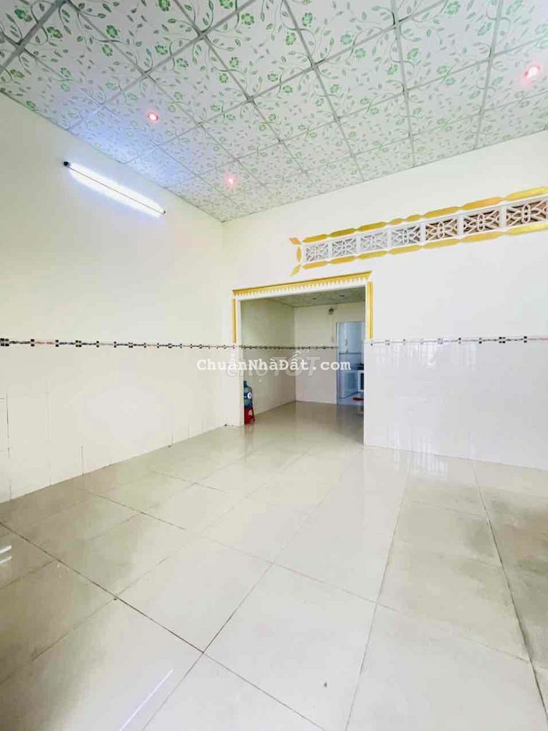 Cho thuê nhà Cấp 4 Gác Lững Gần Trung Tâm Y Tế Tp Dĩ An . Cho thuê nhà Cấp 4 Gác Lững Gần Trung Tâm Y Tế Tp Dĩ An .