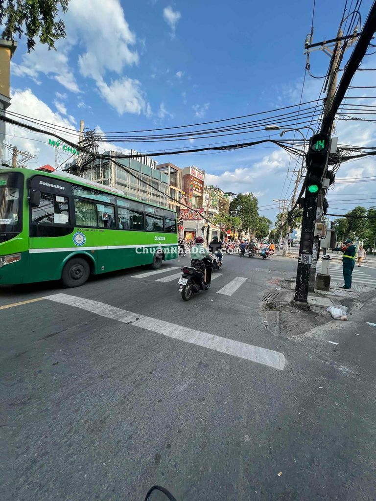 Cho thuê mặt tiền 4,5 x 22 đúc 1 lầu ngay gần ngã 4