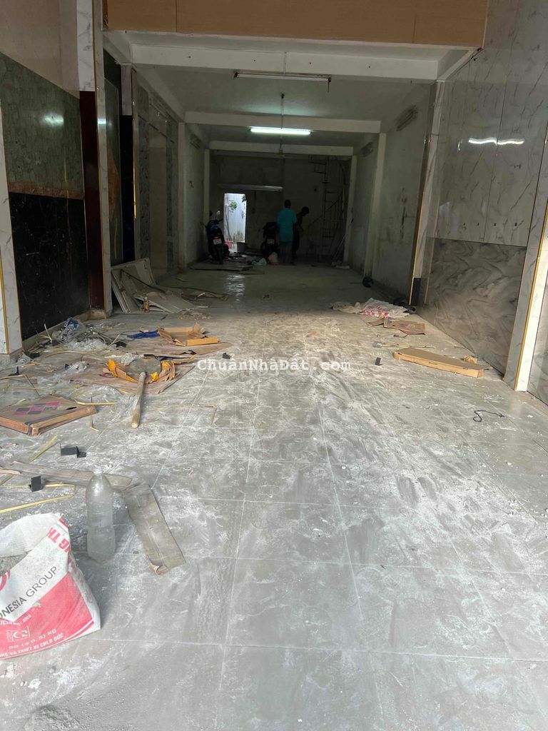 Cho thuê mặt tiền 4,5 x 22 đúc 1 lầu ngay gần ngã 4