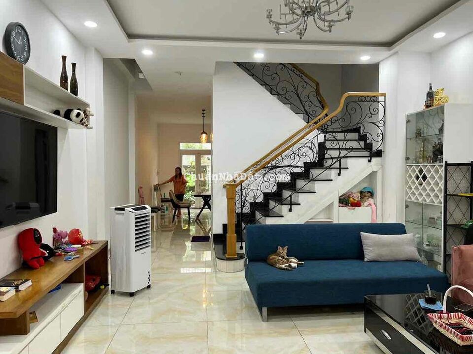 🐳★ Nhà phố Cityland Emart phường 5 ( 5x20m-1 trệt -3 lầu)