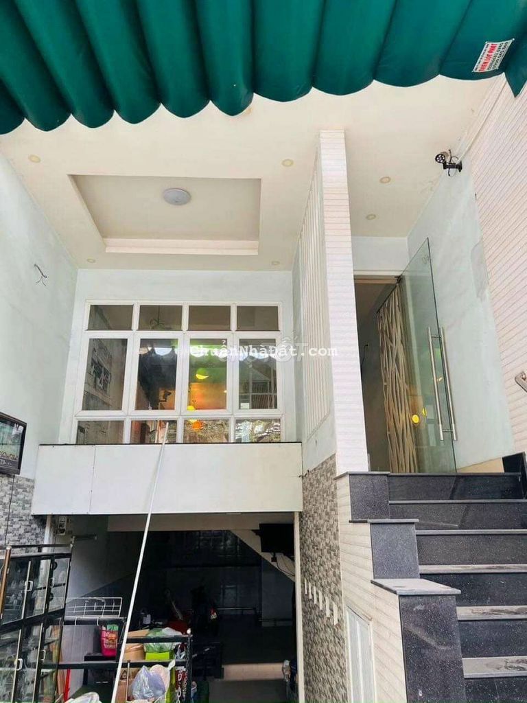 Cho Thuê Nhà Mặt Tiền Đường 4 Lầu có hầm để xe . P16 . Gò Vấp