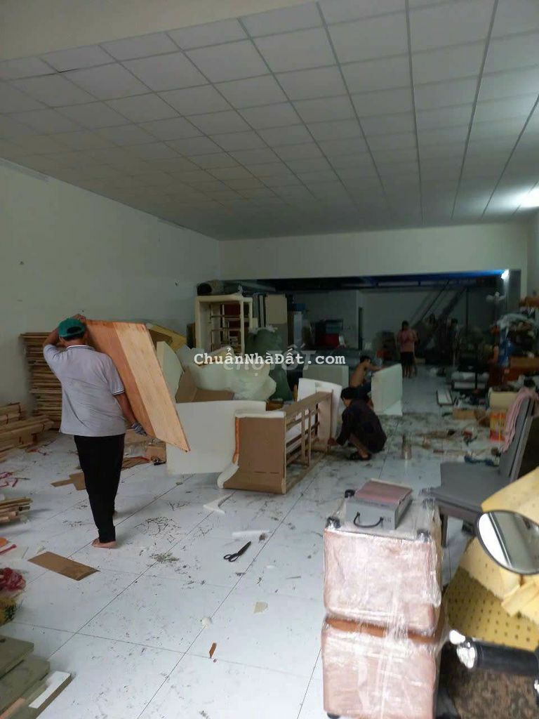 Cho thuê nhà làm kho xưởng