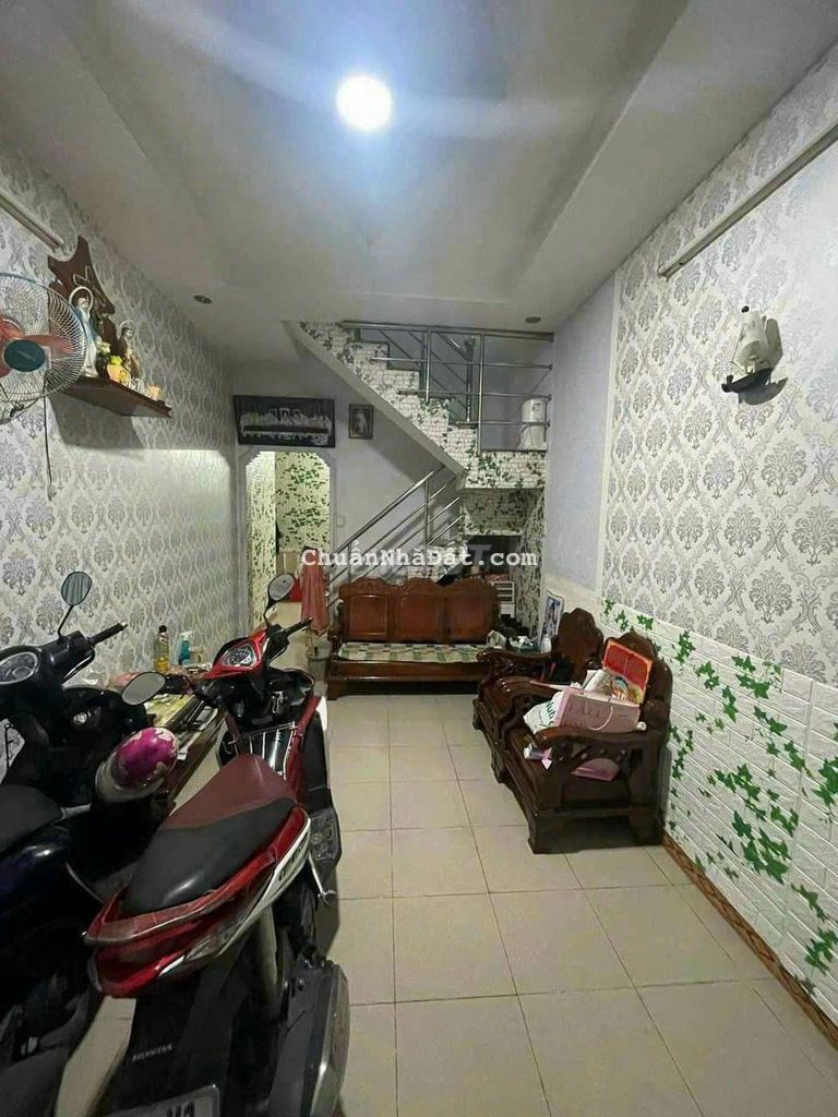 Nguyễn văn khối 3*11m NH 3,5m 1lầu 2pn 2wc máy lạnh