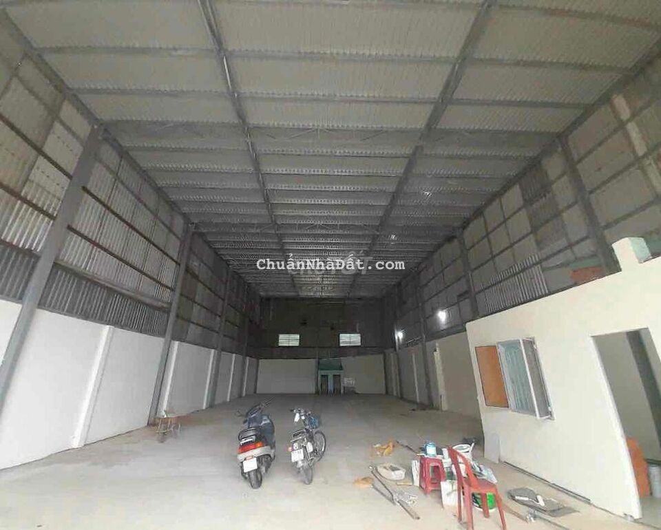 Cho thuê nhà kho mới 12 x 32 đường 8 m xe tải