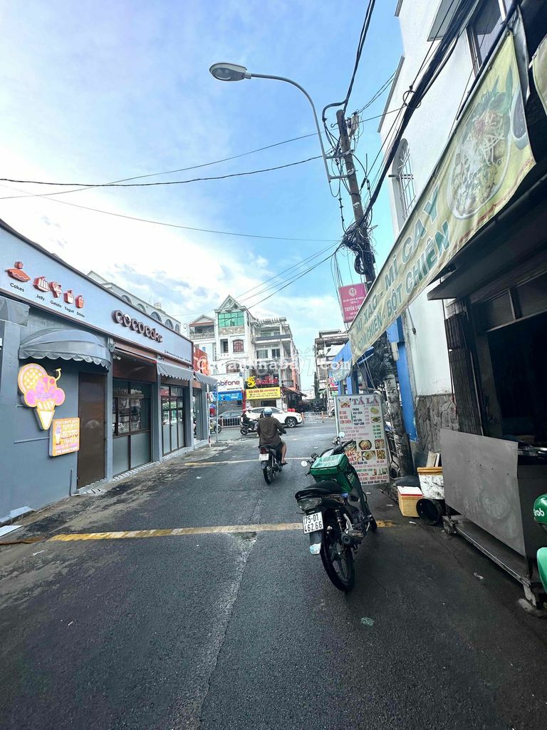 NHÀ MT ĐƯỜNG CÁCH 10m PHAN VĂN TRỊ-P5 — 10x3,6m TRỆT LẦU 2WC