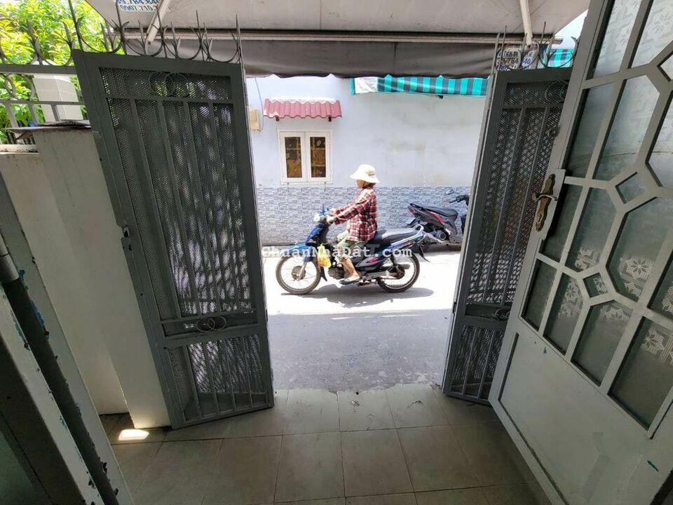 4x10 Đông Nam, 1 có lầu gỗ 2pn1wc hxh