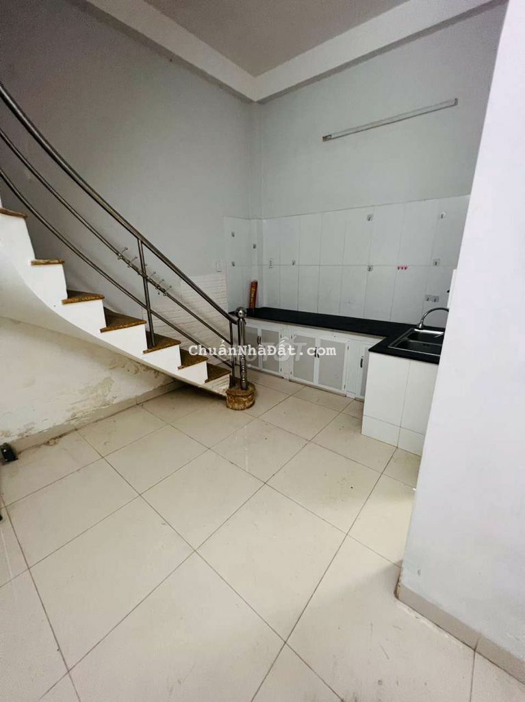 Cho thuê nhà 317/25/ thống nhất p11 gv 4x10 đúc lầu 2pn2wc giá 8.5tr