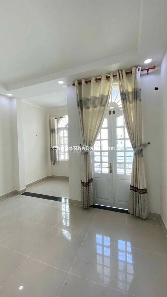 Cho thuê nhà mới đẹp đúc lầu hẻm xe hơi lê văn thọ p11 gv dt 4x10m 9tr