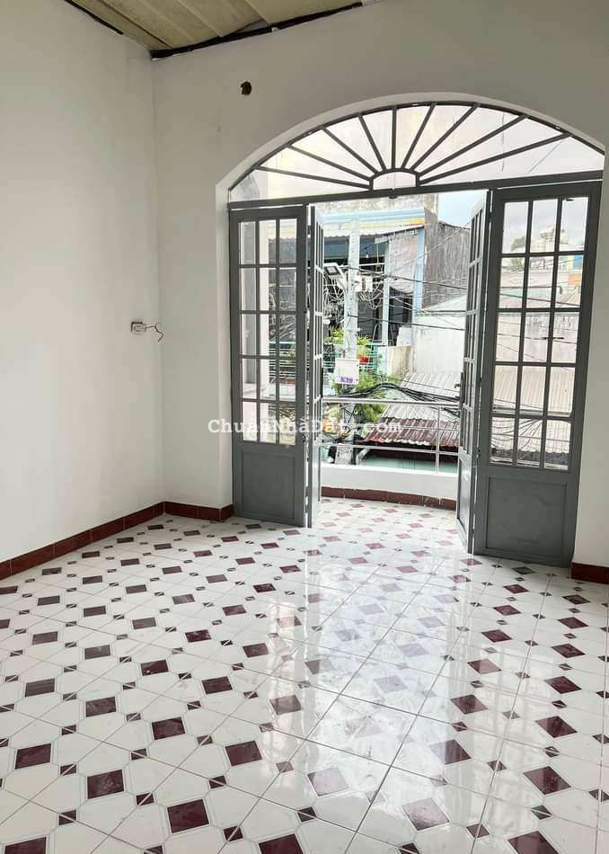 Nhà nguyên căn đường Nguyễn Tư Giản HXH, 3 Phòng Ngủ