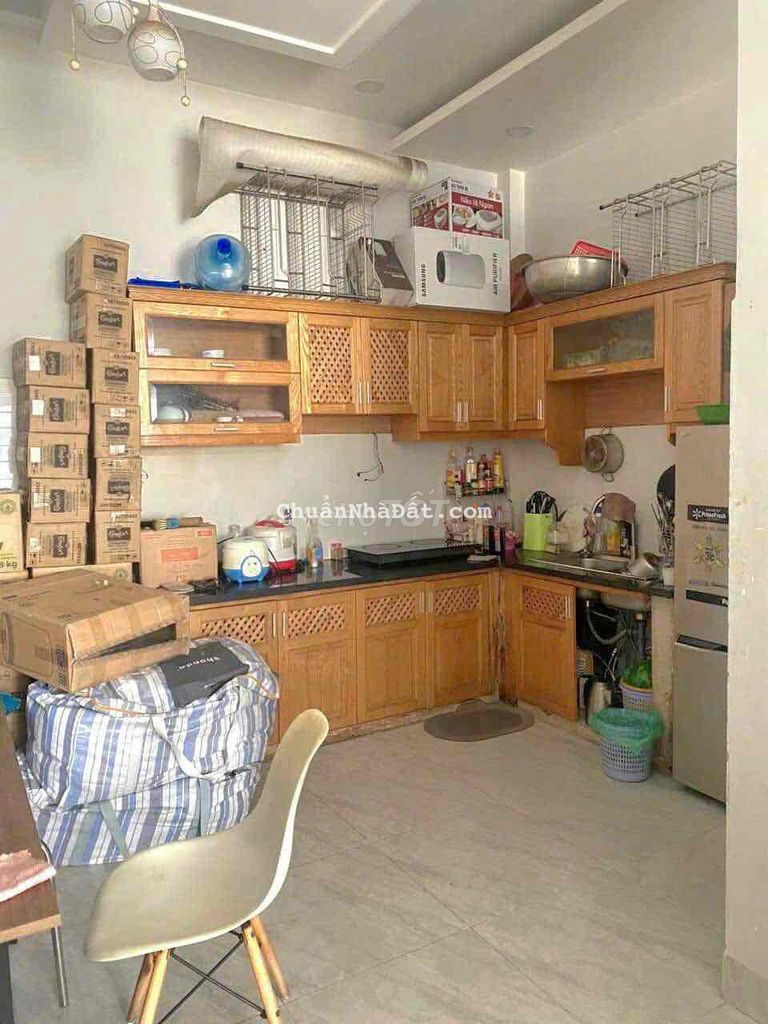 nhà nguyên căn.trệt 3 lầu.4pn.3vs p16. gò vấp