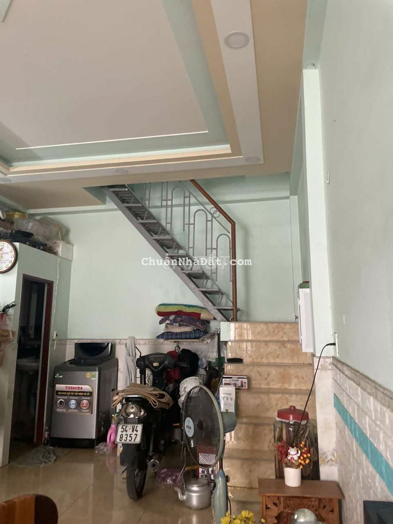 Nhà nguyên căn hẻm xe hơi 1/ lê đức thọ p16 gv 4.5x10 đúc 1 tấm 6.5tr Nhà nguyên căn hẻm xe hơi 1/ lê đức thọ p16 gv 4.5x10 đúc 1 tấm 6.5tr