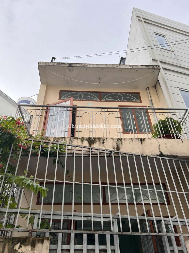 Nhà nguyên căn hẻm xe hơi 1/ lê đức thọ p16 gv 4.5x10 đúc 1 tấm 6.5tr Nhà nguyên căn hẻm xe hơi 1/ lê đức thọ p16 gv 4.5x10 đúc 1 tấm 6.5tr