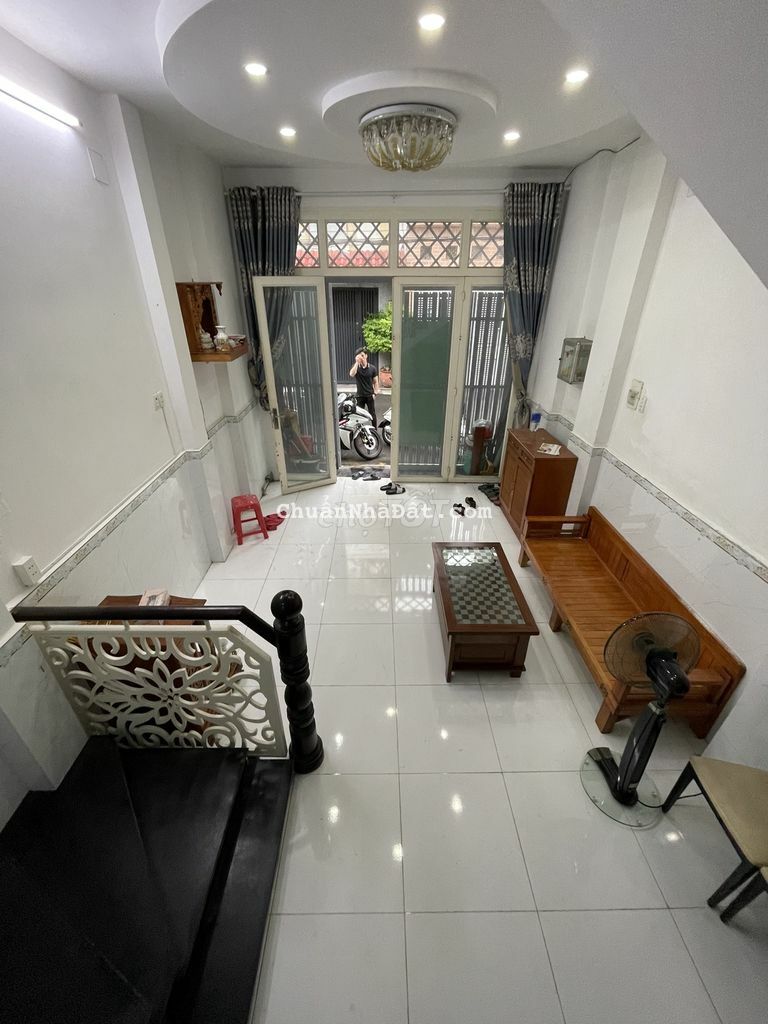 NHÀ 2 LẦU CÓ ST SẠCH ĐẸP HXH 5PN 4WC GẦN ĐẠI HỌC MỞ- CHỢ- SÂN BAY TSN