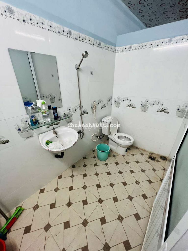 Nhà nguyên căn mới đẹp 4x15m sat trường nguyễn trung trực p15 gò vấp Nhà nguyên căn mới đẹp 4x15m sat trường nguyễn trung trực p15 gò vấp