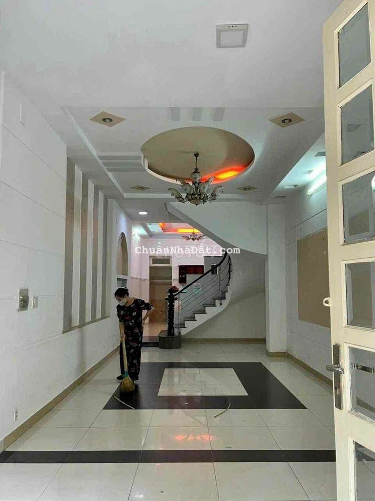NHÀ CHỦ CHO LÀM CĂN HỘ DỊCH VỤ , ĐƯỜNG 6m , 1 trệt 2 lầu , 4 pn,5 wc NHÀ CHỦ CHO LÀM CĂN HỘ DỊCH VỤ , ĐƯỜNG 6m , 1 trệt 2 lầu , 4 pn,5 wc