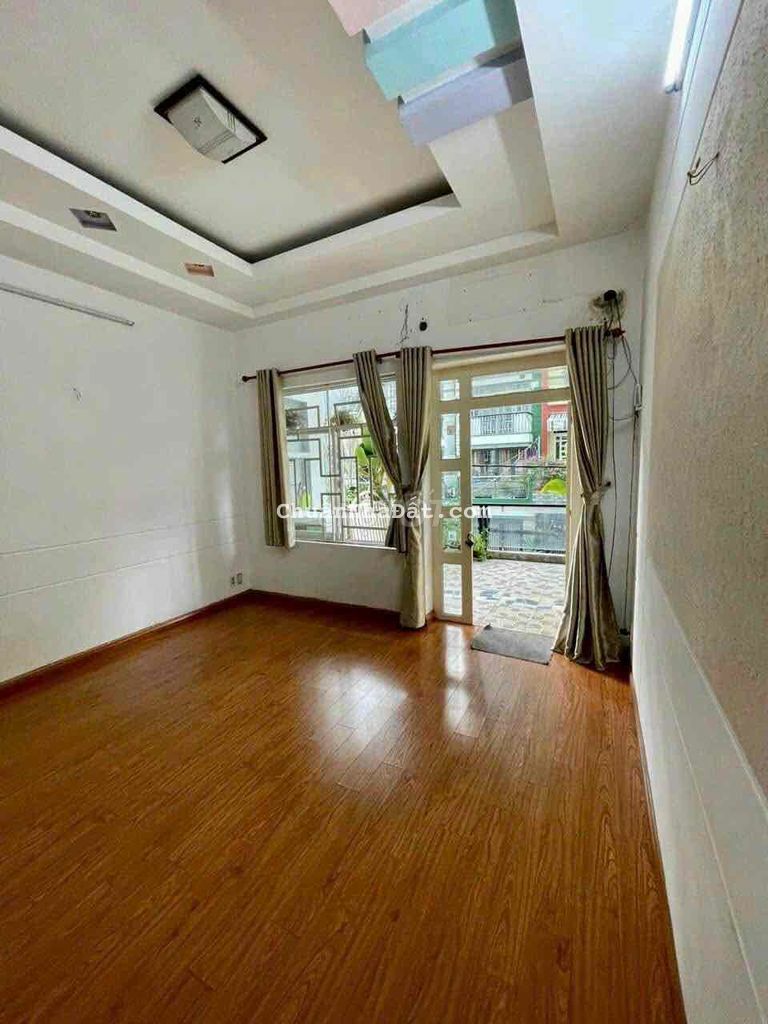 NHÀ CHỦ CHO LÀM CĂN HỘ DỊCH VỤ , ĐƯỜNG 6m , 1 trệt 2 lầu , 4 pn,5 wc NHÀ CHỦ CHO LÀM CĂN HỘ DỊCH VỤ , ĐƯỜNG 6m , 1 trệt 2 lầu , 4 pn,5 wc