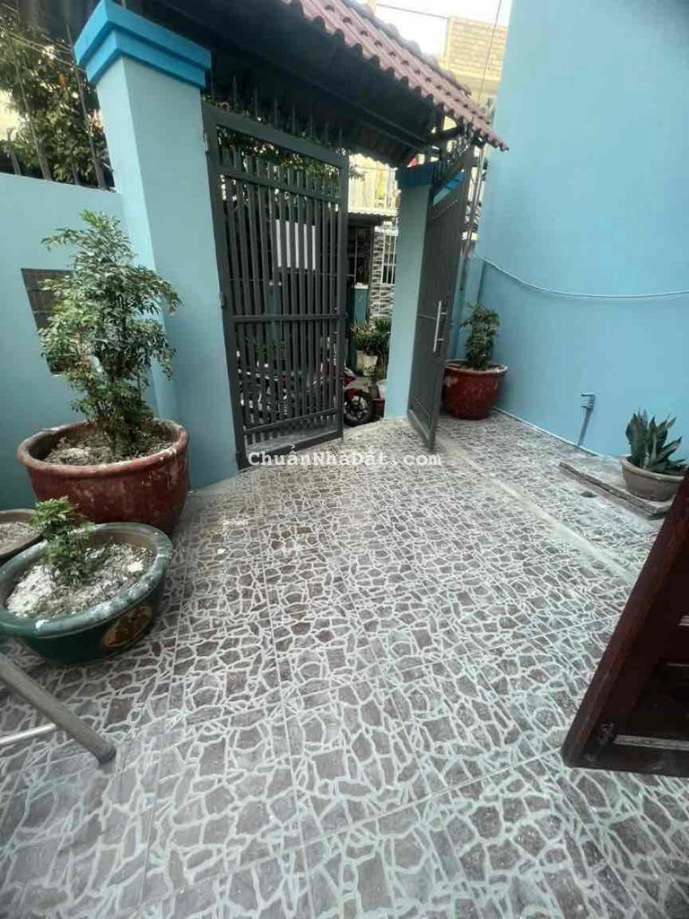 Cho thuê căn gốc đúc 3 lầu