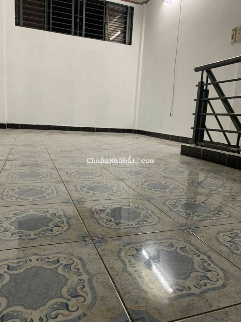 Nhà hẻm 1 xẹt xe tải thông Lê Đức Thọ p15, 80 m2, cấp 4 đúc lửng Nhà hẻm 1 xẹt xe tải thông Lê Đức Thọ p15, 80 m2, cấp 4 đúc lửng