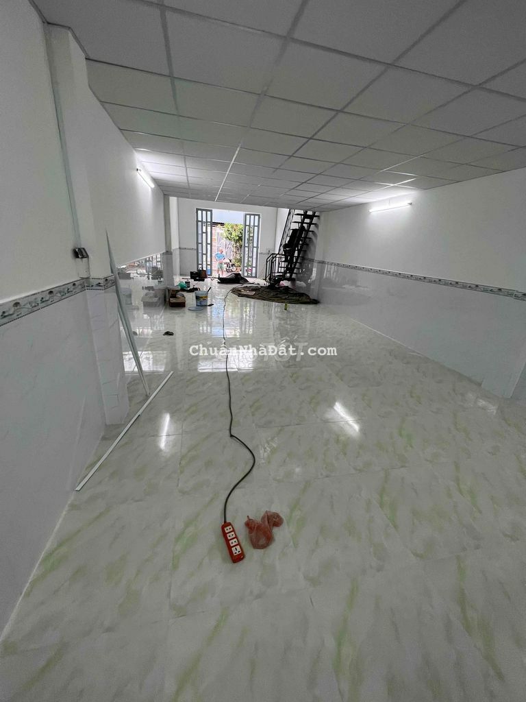 Cho thuê nhà mới xây đúc lững đường 7 m xe tải