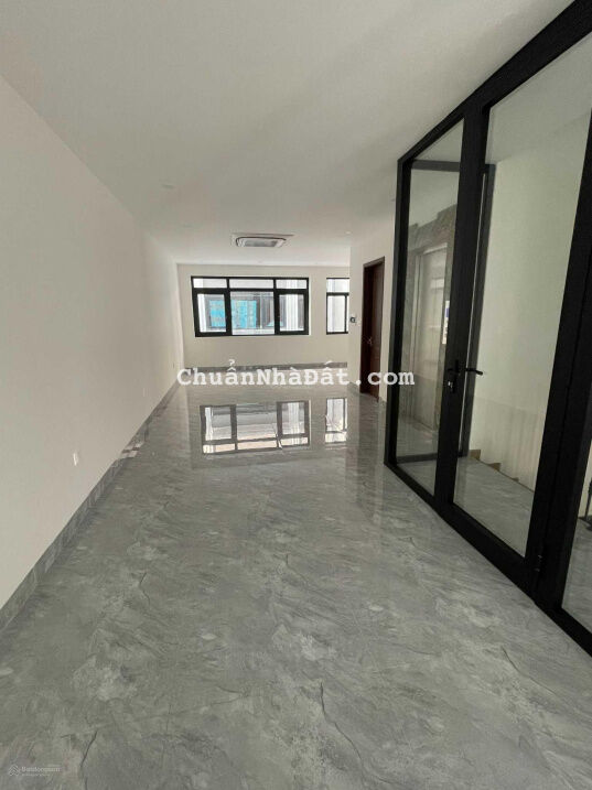 Cho thuê nhà khu đô thị Galaxy Vạn Phúc, Hà Đông 105m2 lô góc, 5 tầng. Thang máy. Giá 35tr