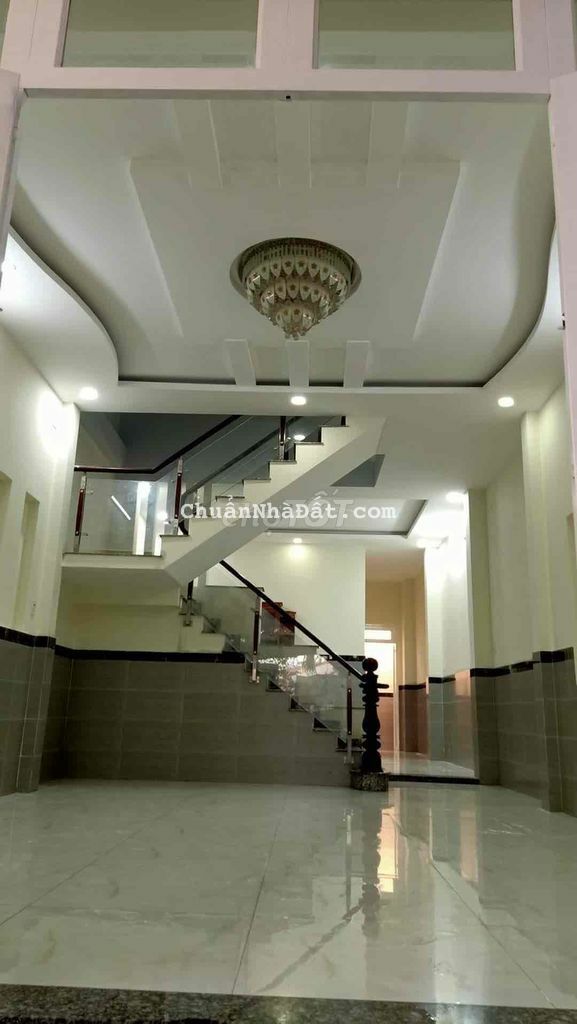 nhà mặt tiền hóc môn cho thuê