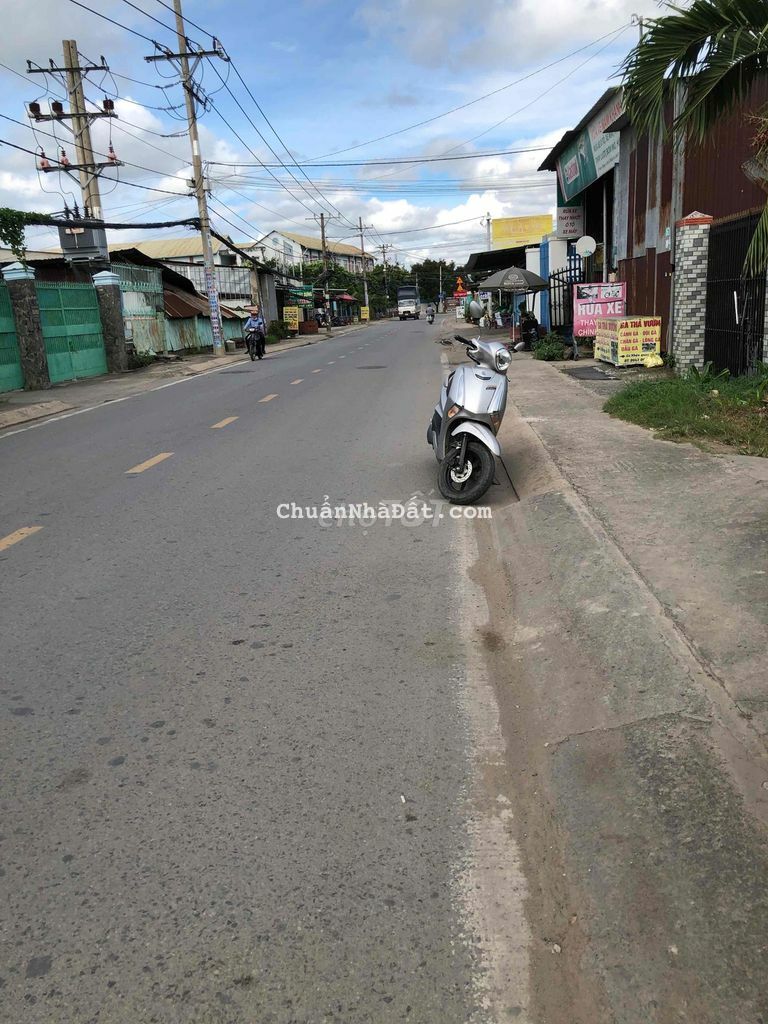 nhà mặt tiền hóc môn cho thuê