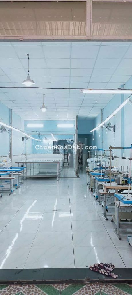 Cần sang cơ sở may .đầy đủ máy móc .công nhân .tân xuân