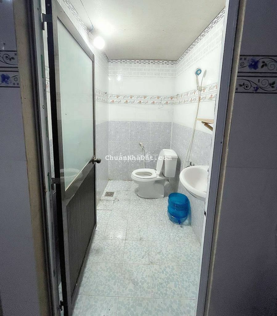 Cho thuê kho xưởng gần ngã Ba Bầu  Hóc Môn giá 9 triệu/ tháng