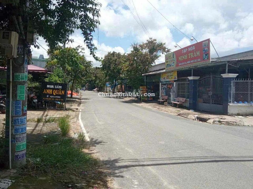 Nhà 1T1L sạch đẹp 5x41m xây dựng 5x18m sạch đẹp mặt tiền nhựa 8m