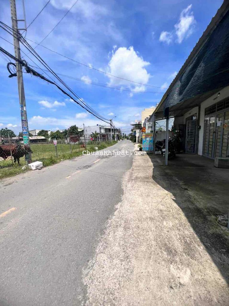 Cho thue 4x10- co gác rộng dg nhựa thông tran van muoi vao 1 xet 100 m