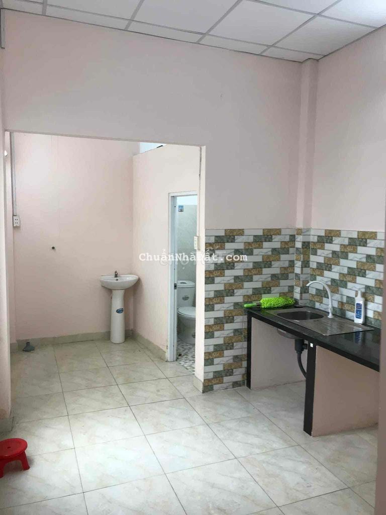 nhà cấp 4 1PN  THị Trấn Hóc Môn