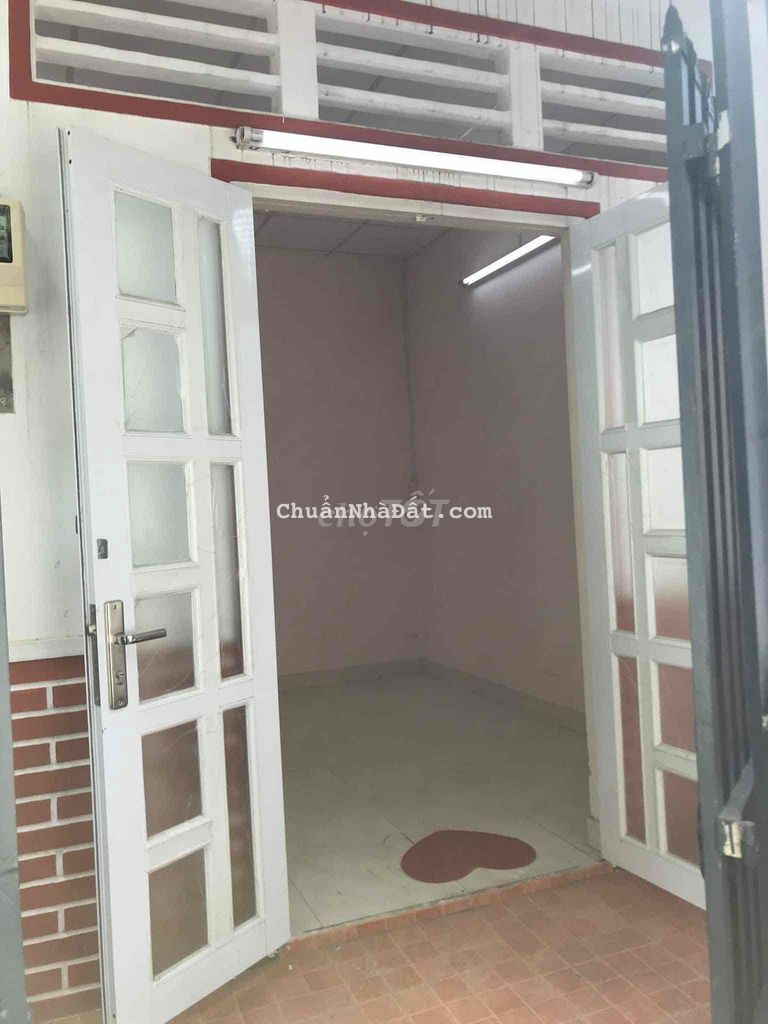 nhà cấp 4 1PN  THị Trấn Hóc Môn