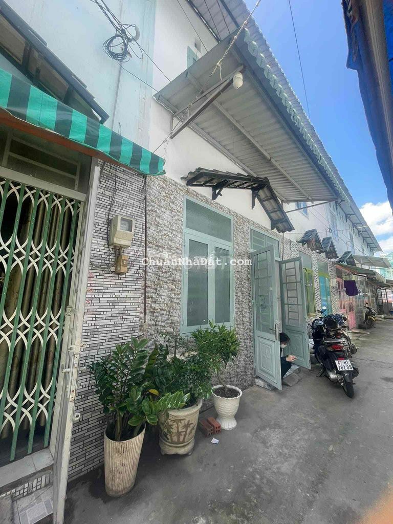 Nhà Gần Chợ HM 4x12 + Gác lửng