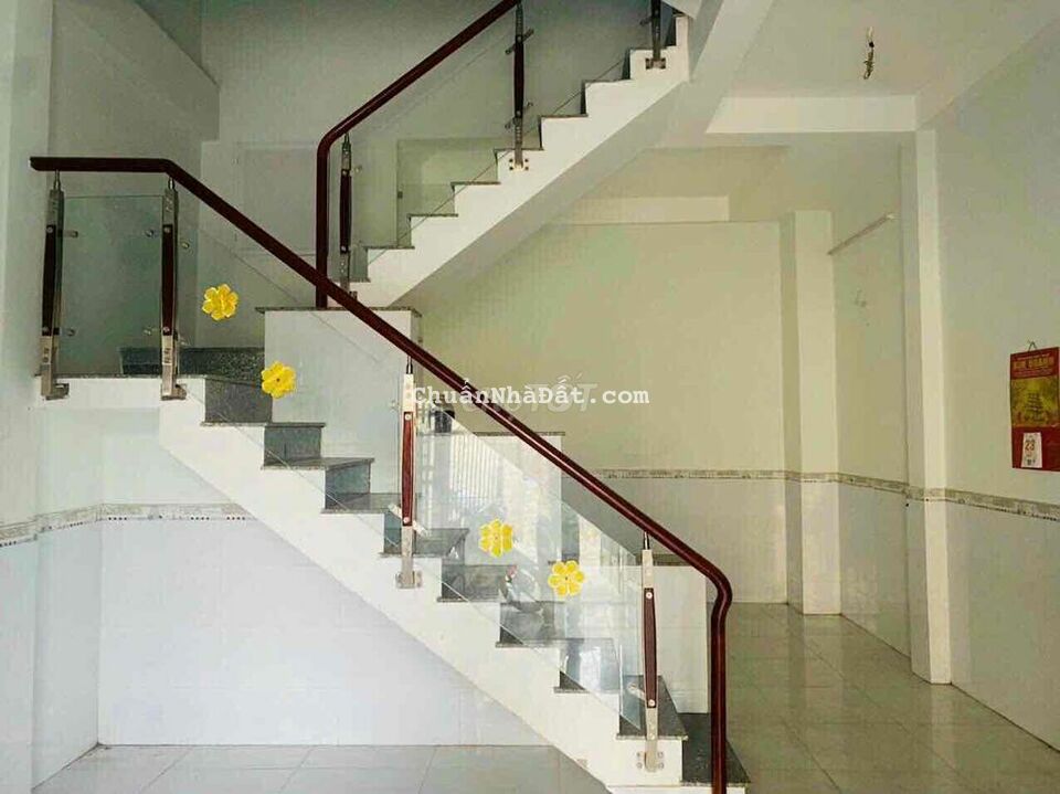 Cho Thuê Nhà 1Trệt 3Lầu 4PN Đường Xe Hơi Thông