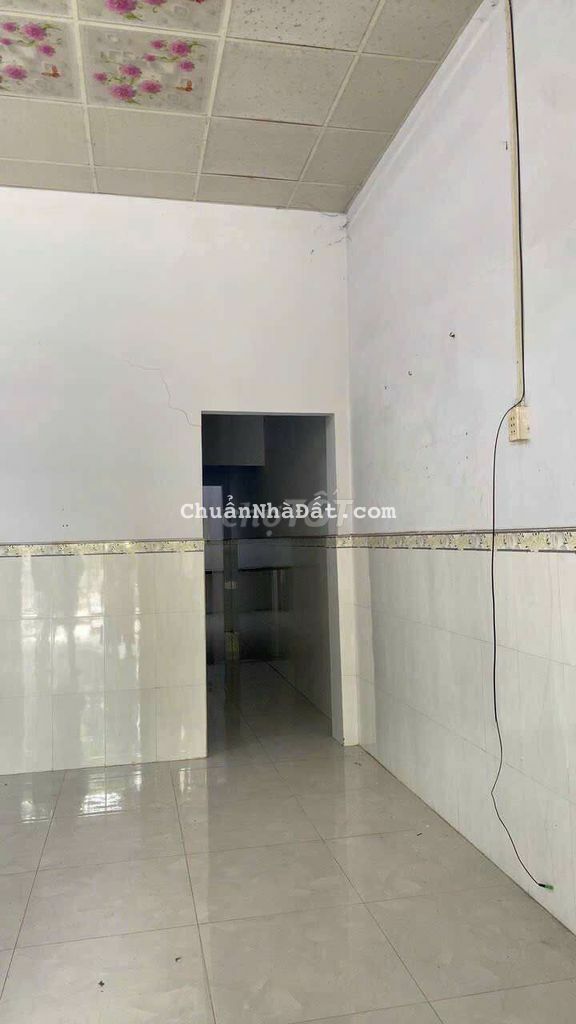 Nhà cấp 4 sạch đẹp 2pn mặt tiền nhựa 8m thông gần mũi tàu Bà Điểm Nhà cấp 4 sạch đẹp 2pn mặt tiền nhựa 8m thông gần mũi tàu Bà Điểm