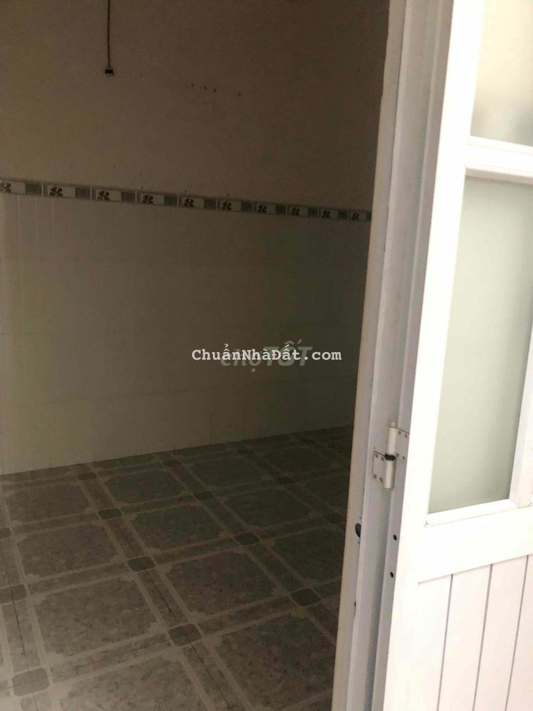 nhà đúc lững cho thuê lâu dài hóc môn