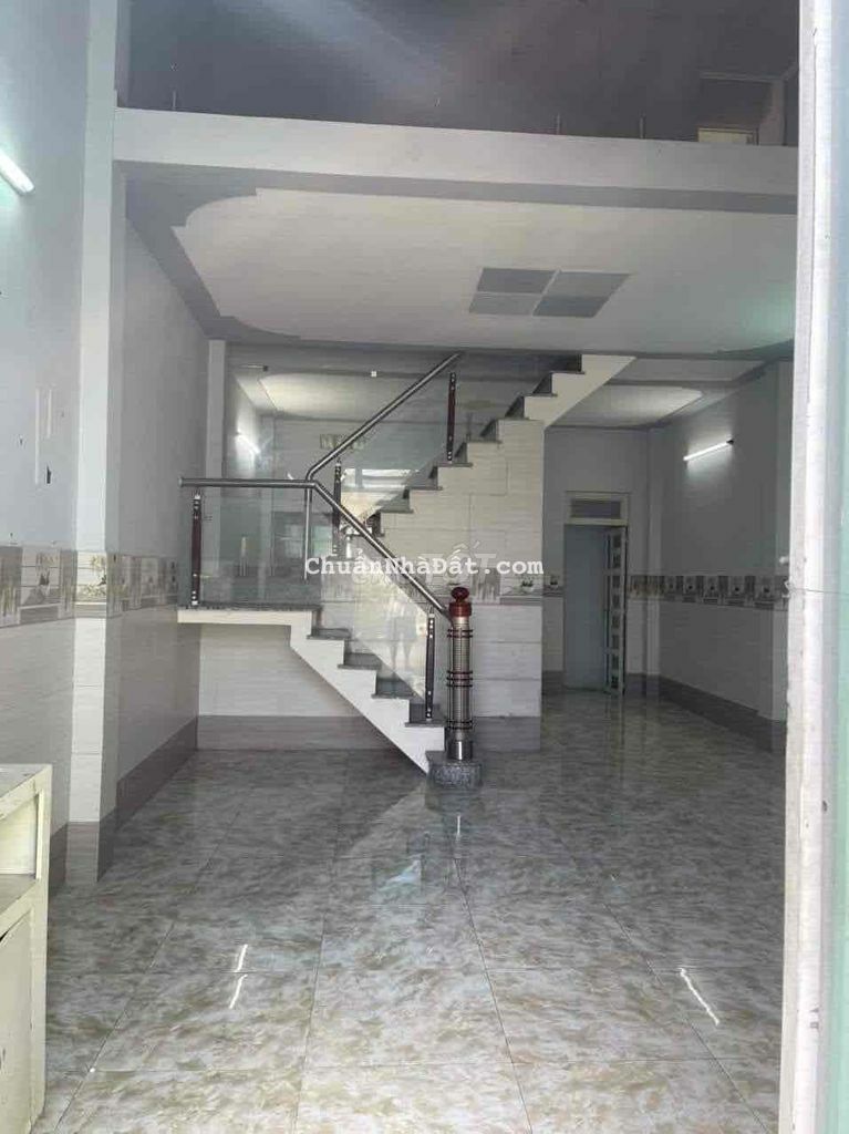 Nhà 5x18m 1 lầu 2pn Gần TT Hóc Môn