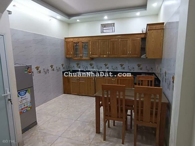 Cho thuê nguyên nhà 4 tầng gần ngã 3 Văn Cao - Ngô Gia Tự Cho thuê nguyên nhà 4 tầng gần ngã 3 Văn Cao - Ngô Gia Tự