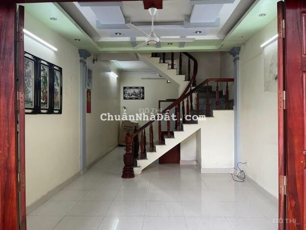 Cho thuê nguyên nhà 3 tầng tại Trung Hành, Hải An, oto đỗ tận cửa