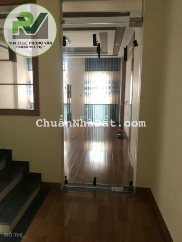 Cho thuê nguyên nhà 4 tầng tại Thư Trung 2, oto ra vào thoải mái