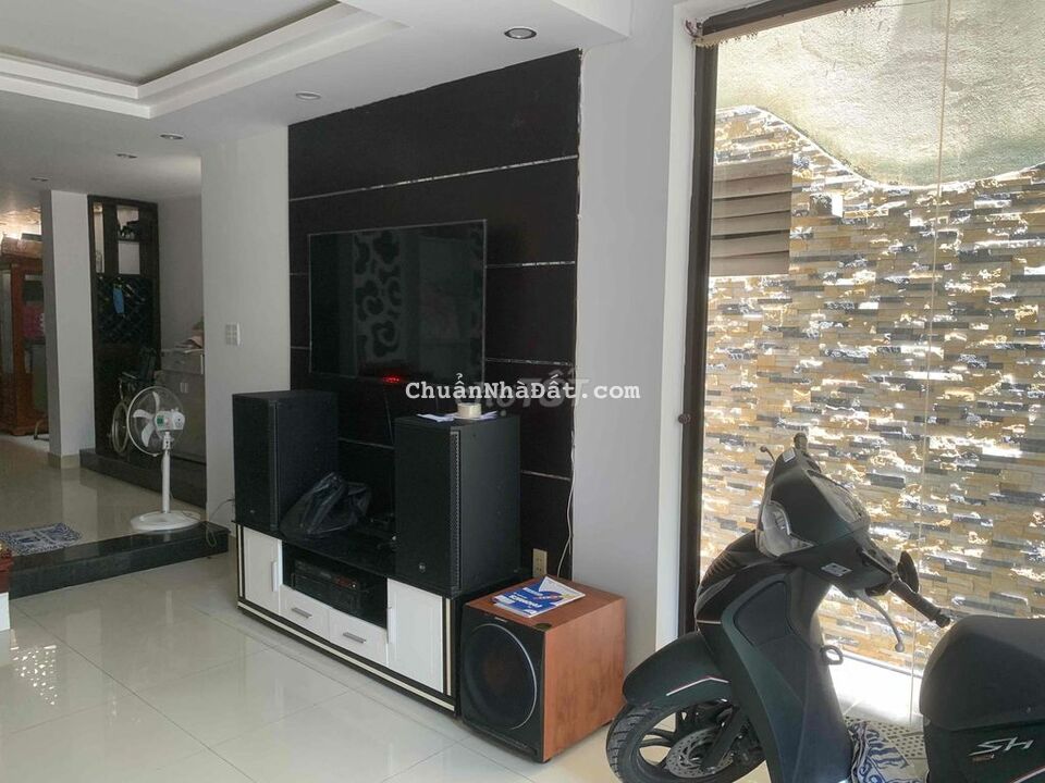 Nhà kiệt Ba Đình có 4PN 4wc giá thuê 12tr/tháng