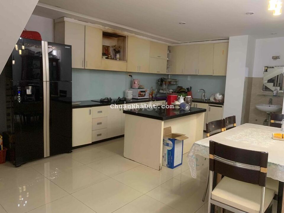 Nhà kiệt Ba Đình có 4PN 4wc giá thuê 12tr/tháng