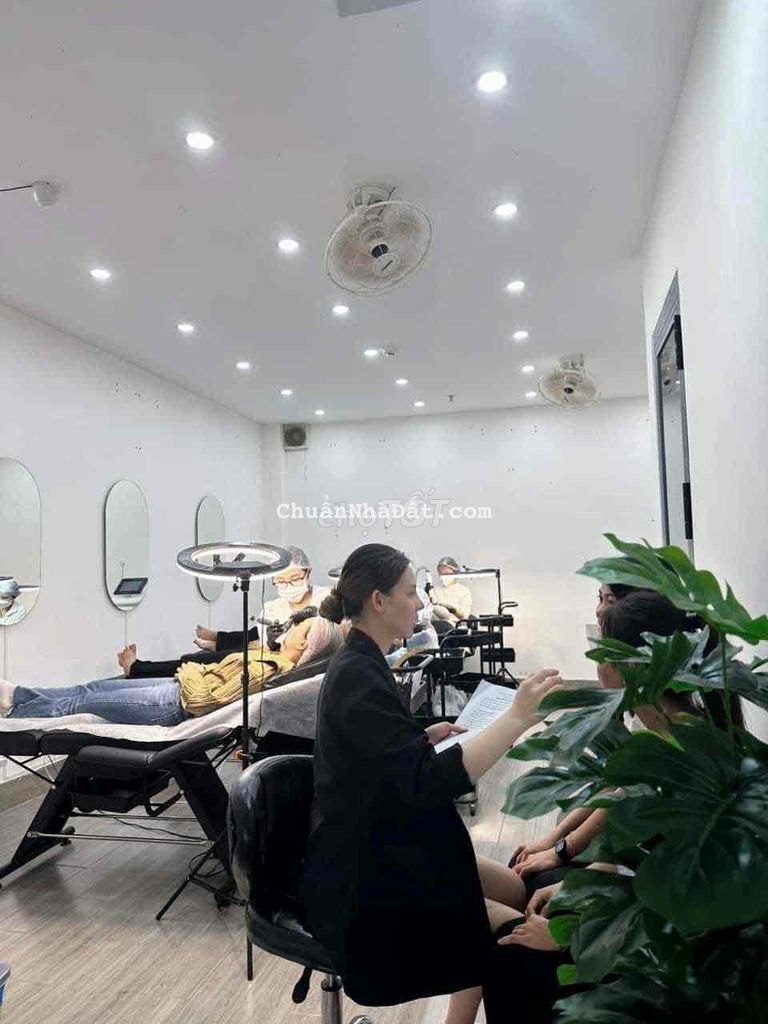 Cho Thuê Nhà Mặt Tiền Hoàng Diệu Hải Châu Ngang 5m5 Nhà 3 Tầng