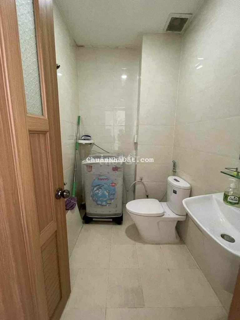 cho thuê nha 3 tầng mat tiền duy tân 3pn cho thuê nha 3 tầng mat tiền duy tân 3pn