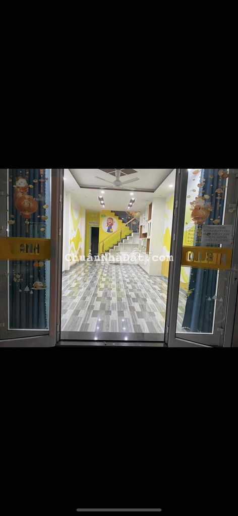 cho thuê nha mặt tiền gần 3/2 4pn có điều hoà nha mới