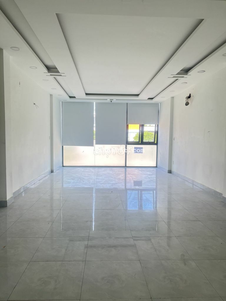 NHÀ 3 TẦNG MT HOÀNG THỊ LOAN- 2 MẶT TIỀN TRƯỚC SAU