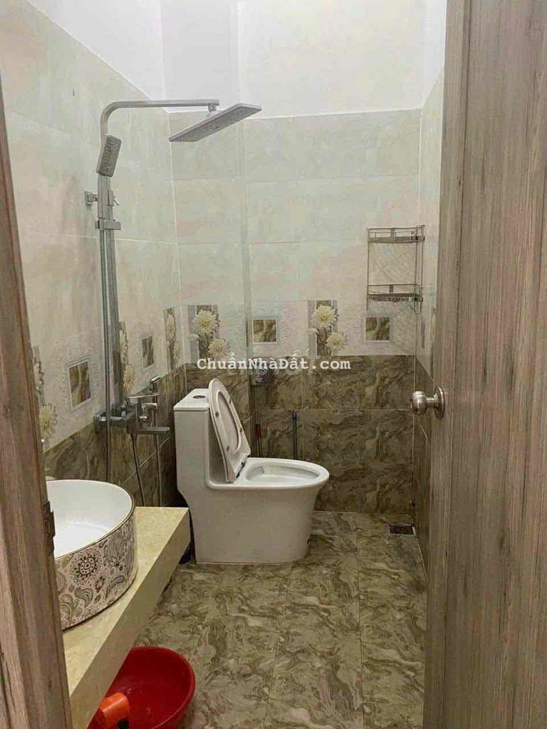 Cho thuê nhà nguyên căn Mặt tiền Tô Hiệu 2 tầng - 2 phòng ngủ - 2wc.