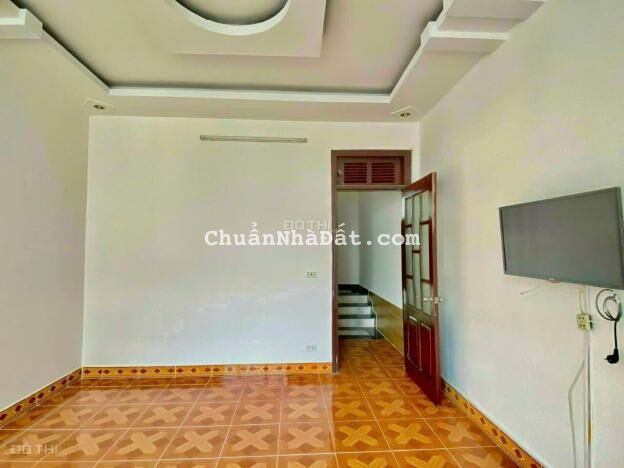 Cho thuê nhà nguyên nhà 4 tầng còn rất mới tại Thiên Lôi